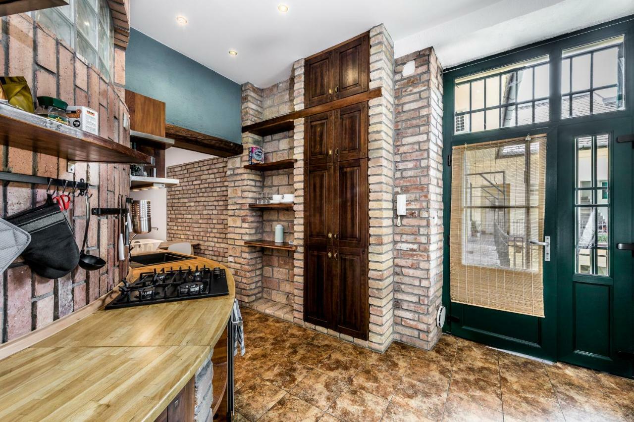French Touch Apartment With Free Parking Budapest Extérieur photo
