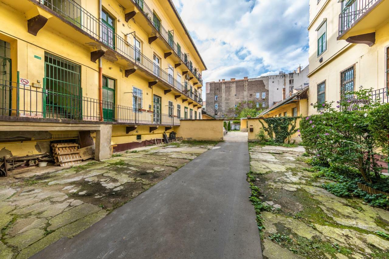 French Touch Apartment With Free Parking Budapest Extérieur photo