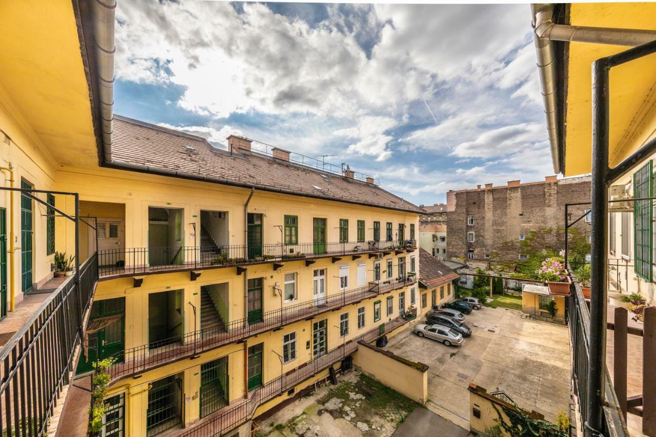 French Touch Apartment With Free Parking Budapest Extérieur photo